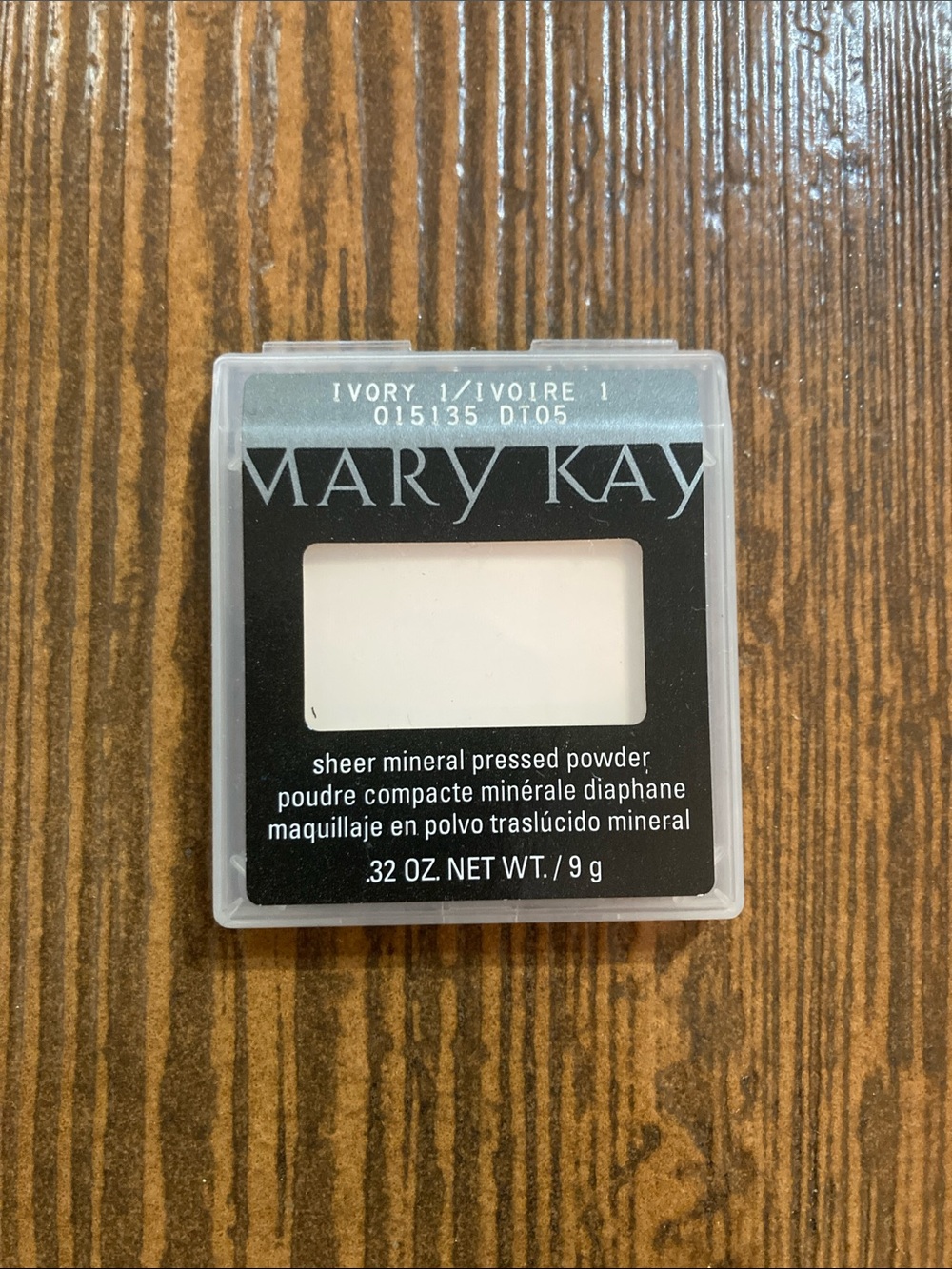 Mary Kay Sheer Mineral Pressed Powder - Ivory 1 NEW